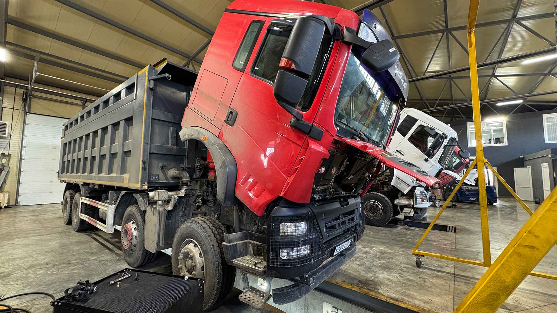 Ремонт и обслуживание рулевого управления на грузовиках HOWO и SITRAK Ремонт и обслуживание рулевого управления на грузовиках HOWO и SITRAK